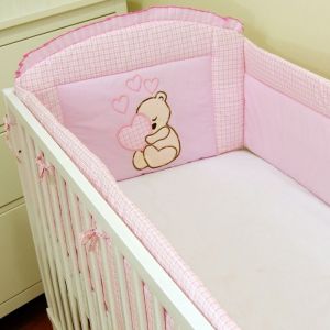Tour de lit bébé 140 x 70 complet Rose pour fille - Lours avec un cœur.