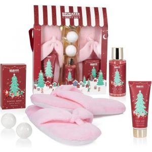 BRUBAKER Cosmetics - Coffret de bain & douche - Baies dhiver/Joyeux No&euml;l - 6 Pi&egrave;ces - Pantoufles roses en Peluche incl.