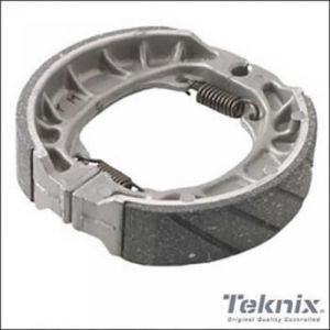 M&acirc;choire de frein Peugeot Vivacity pour  50 cc de   a  836 etat  M&acirc;choire de frein machoire arri&egrave;re pour tambour diam&egrave;tre 110mm.