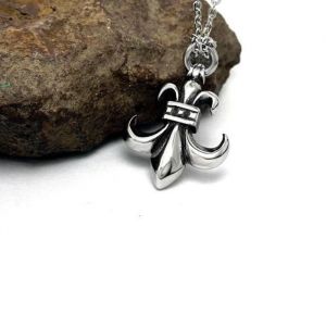 Pendentif Argenté - Fleur de Lys - Acier + Chaîne