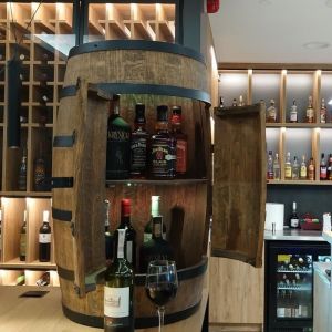Casier à Vin LED - Creative Cooper - Tonneau En Bois avec des portes Meuble Rangement Bouteille Alcool 80x50 cm Wenge