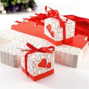 100pcs Bo&icirc;te &agrave; drag&eacute;es avec couvercle coeurs ruban rouge Faveur Bonbonni&egrave;re mariage bapt&ecirc;me b&eacute;b&eacute;