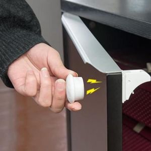 tiroir securite bebeBloque tiroir securite bebe de magnétiquepour verrous de placard  invisible magnétique (4 serrures + 1Clés)