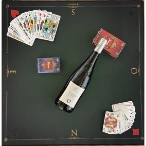 Coffret avec tapis de jeux vert/rouge + 1 jeu de tarot & 1 jeu 52 + 1 btle 75cl Tendresse demi-sec chenin danjou.