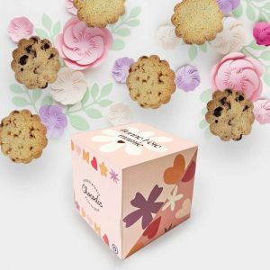 Coffret Cube cadeau de biscuits nature chocolat et caramel  - F&ecirc;te des Mamies