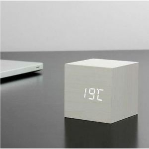 GINGKO - GK08W13 Click Clock R&eacute;veil Cube - Aspect Bois blanc - LED Blanc