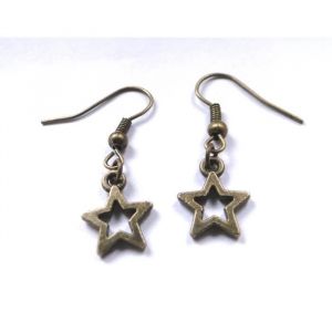 Boucle d&rsquo;oreilles avec &eacute;toile en bronze.