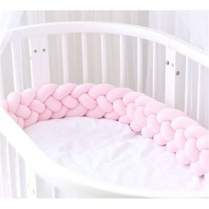 Tour de Lit Bebe Tresse 4 Partages Tresse Protection Lit Bebe B&eacute;b&eacute; Coussin Serpent Tress&eacute; Pare-chocs pour Lit Bebe (Rose 100cm)