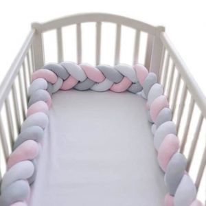 Tour de lit coussin tress&eacute; - Velours - Protection b&eacute;b&eacute; - 2m - Gris blanc rose - S&eacute;curit&eacute; - Pare-chocs
