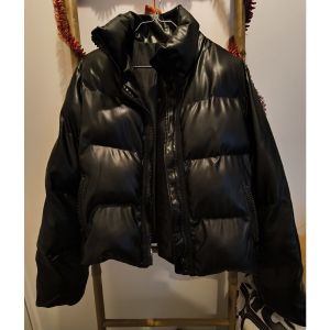 Flamant Rose  Veste Doudoune noire taille 40