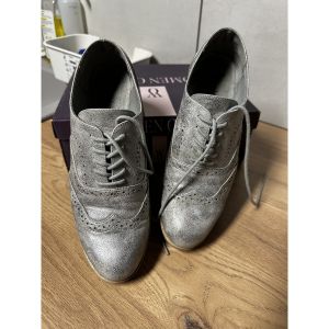 Les Petites Bombes  Ballerines Les petites bombes argent&eacute;es derbies