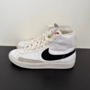 Nike  Baskets montantes Basket Nike
