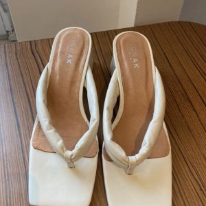 Jonak  Tongs Sandales tong en cuir