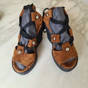 Sonia Rykiel Paris  Sandales Belles sandales plateau  en daim à lacets couleur tabac   Sonia