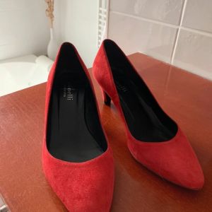 Maison Minelli  Chaussures escarpins Escarpins rouges