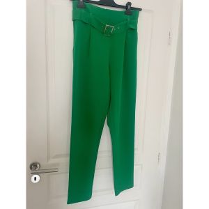 Morgan  Pantalons de costume Pantalon carotte vert