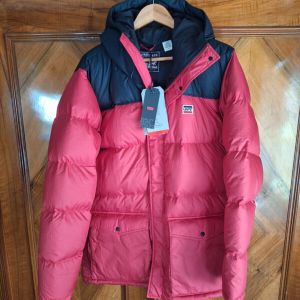 Levis  Doudounes Doudoune Levi's Rouge Taille L