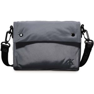 Calvin Klein Jeans  Sac Ultralight Slim Flap Bag Ny