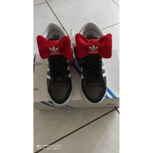 Baskets montantes Autre Marque Baskets Adidas neuves taille 36 - Couleur 36 - Taille Noir