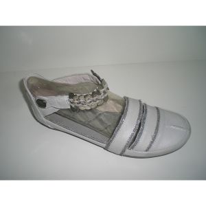 Regard  Ballerines Chaussures babies Regard plates &agrave; brides couleur mastic et argen