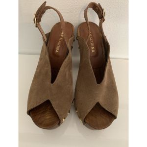 Sandales San Marina Chaussure sabot en nubuck - Couleur 39 - Taille Beige