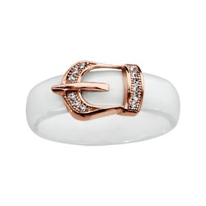 Bague en céramique blanche avec boucle de ceinture en plaqué or rose et oxydes blancs sertis