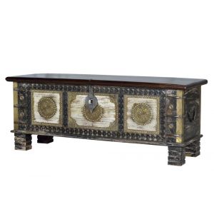 Coffre en bois de manguier et d&eacute;tails en bronze