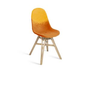 Chaise en plastique recyclé jaune, pied en chêne français