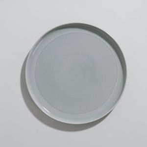 Assiette plate en c&eacute;ramique verte