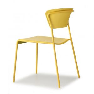 Chaise de salle à manger en plastique jaune