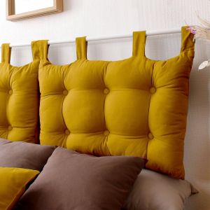 Coussin t&ecirc;te de lit en coton et pattes boutonn&eacute;es jaune moutarde 70x45