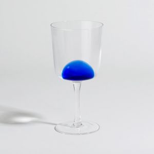 Verre &agrave; pied en verre transparent tachet&eacute; bleu