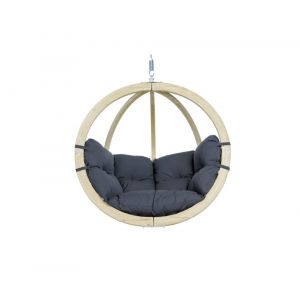 Fauteuil suspendu gris avec structure en bois