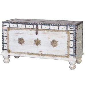 Coffre ancien en bois de manguier blanc cassé