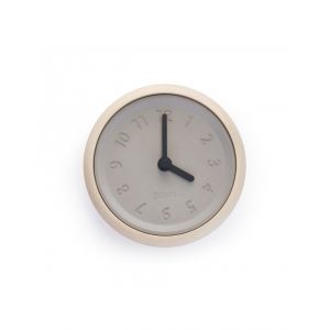 Horloge murale en bois et b&eacute;ton aiguilles noires