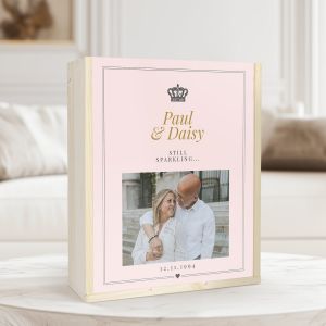 Coffret en bois imprimé qui convient pour 2 flûtes à champagne et 1 bouteille