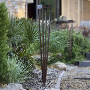 Les Jardins Torche solaire &agrave; LED Tinka, corten, 90 cm, piquet de terre