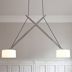 Serien Lighting Suspension LED Twin qui fait le grand écart