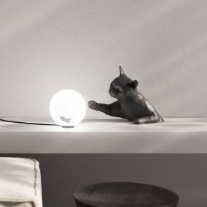 Karman Lampe à poser Maoo, céramique noire, verre, figurine de chat