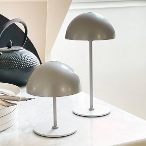 Dyberg Larsen Lampe à poser LED rechargeable Along, argent, 20 cm