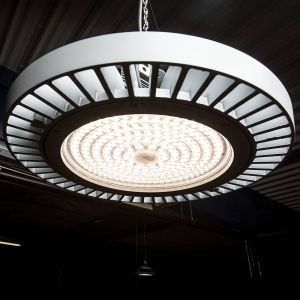 LTS Projecteur de hall LED FLC 840 lentille suspendue 66° 106W