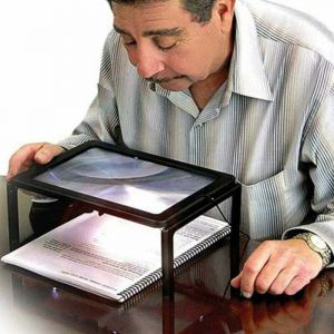 Loupe de lecture pleine page Grande loupe rectangulaire à main avec 4 lumières led Loupe 3X pour la lecture des personnes âgées, 2 piles aa (non