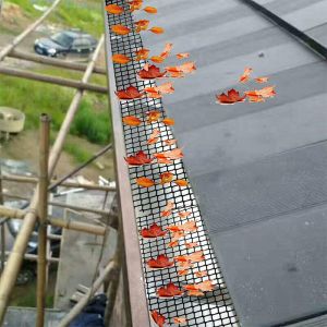 Csparkv &ndash; Grillage prot&egrave;ge-goutti&egrave;re 6 m x 16 cm &ndash; PVC gris durable &ndash; 15 crochets fournis &ndash; Facilit&eacute; de d&eacute;coupe &agrave; la longueur souhait&eacute;e