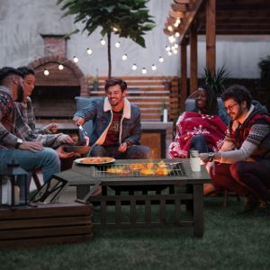 Brasero Ext&eacute;rieur 3 en 1 pour Jardin 81x81x50cm avec Grille Porte-b&ucirc;ches Gril pour Barbecue Tisonnier et Couvercle Noir