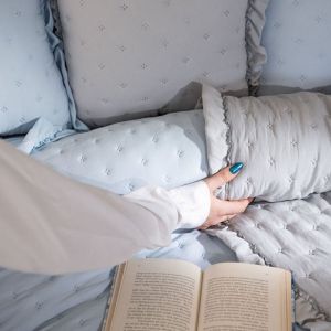 Couvre-lit VERONA 220x240cm Bleu ciel - Une élégance romantique pour votre chambre
