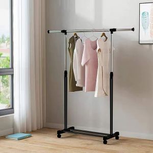 Portant de v&ecirc;tement en acier inoxydable r&eacute;glable avec roulettes set