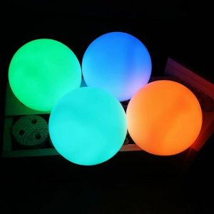 Lot de 4 lampes de piscine flottantes, boule lumineuse LED &eacute;tanche IP68, lumi&egrave;re de piscine LED 16 couleurs RVB changeantes avec t&eacute;l&eacute;commande pour