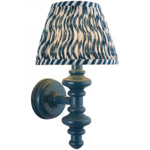 Endon Carnaby Applique murale en satin bleu marlin avec abat-jour ondul&eacute; en tissu bleu marlin 20 cm B22