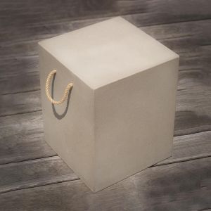 Joe Sayegh - cubix - Tabouret en R&eacute;sine Finition B&eacute;ton - Gris Clair - Design Moderne et R&eacute;sistant - Id&eacute;al pour Salon ou Terrasse
