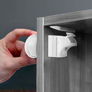 S&eacute;curit&eacute; B&eacute;b&eacute; Placard Bloque Porte (4 Verrous + 1 Cl&eacute;s), Bloque Tiroir S&eacute;curit&eacute; Enfant Verrouillage B&eacute;b&eacute; Serrures Verrous Magn&eacute;tique Loquets